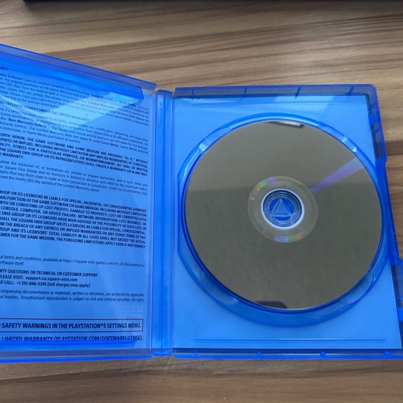 LIKE NEW CRISIS CORE FFVII REUNION PS5 - Picture 4 of 4